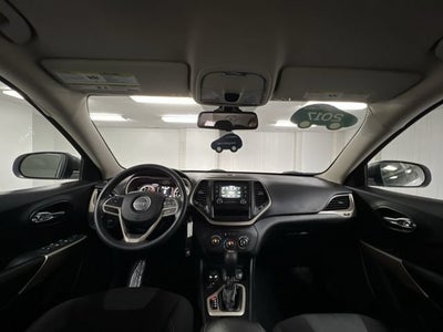 2017 Jeep Cherokee Sport