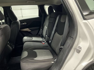 2017 Jeep Cherokee Sport