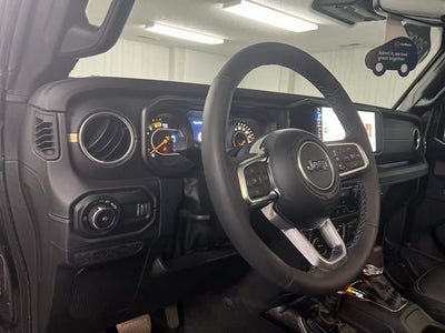 2025 Jeep Wrangler 4-Door Sahara 4x4