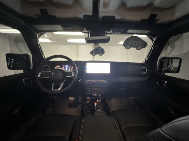 2025 Jeep Wrangler 4-Door Sahara 4x4