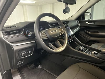2024 Jeep Grand Cherokee L Laredo 4x4
