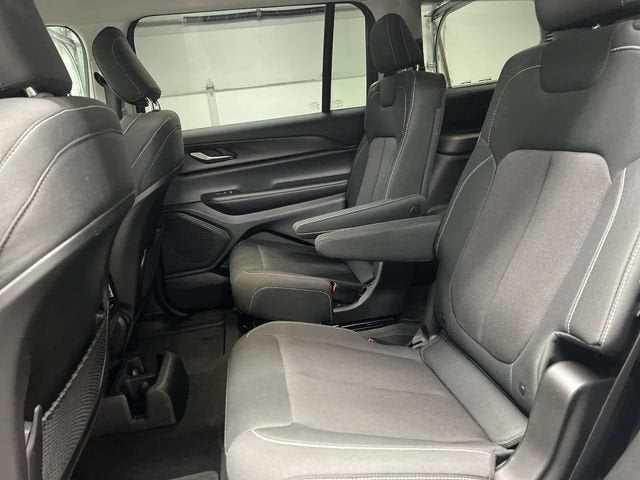 2024 Jeep Grand Cherokee L Laredo 4x4