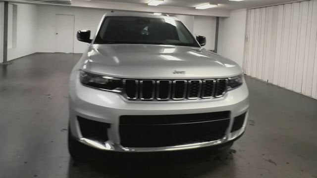 2024 Jeep Grand Cherokee L Laredo 4x4