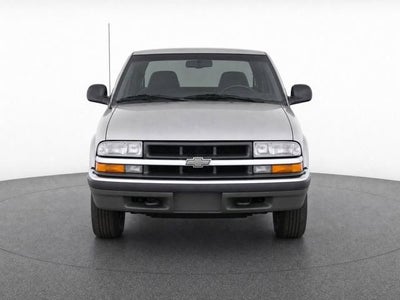 2002 Chevrolet S10 LS