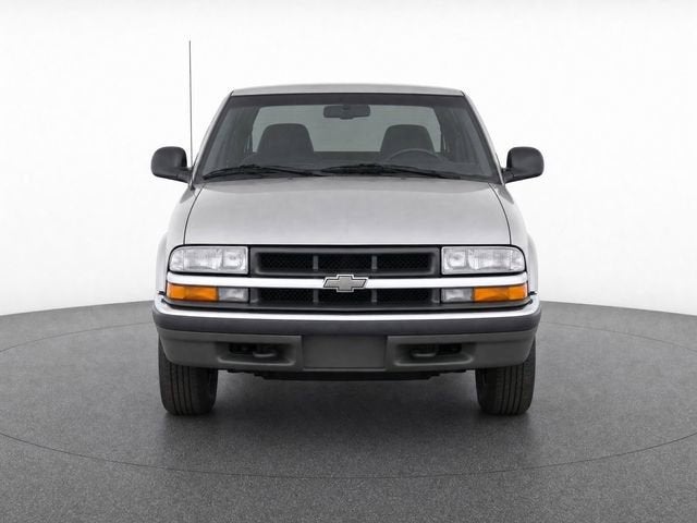 2002 Chevrolet S10 LS