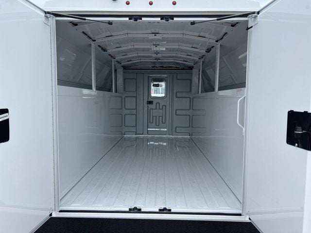 2025 GMC Savana Cutaway 3500 1WT