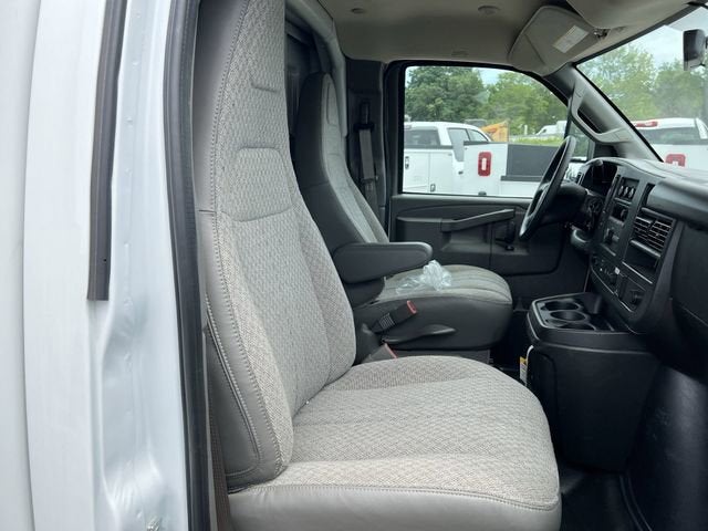 2025 GMC Savana Cutaway 3500 1WT