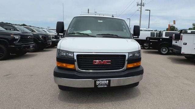 2025 GMC Savana Cutaway 3500 1WT