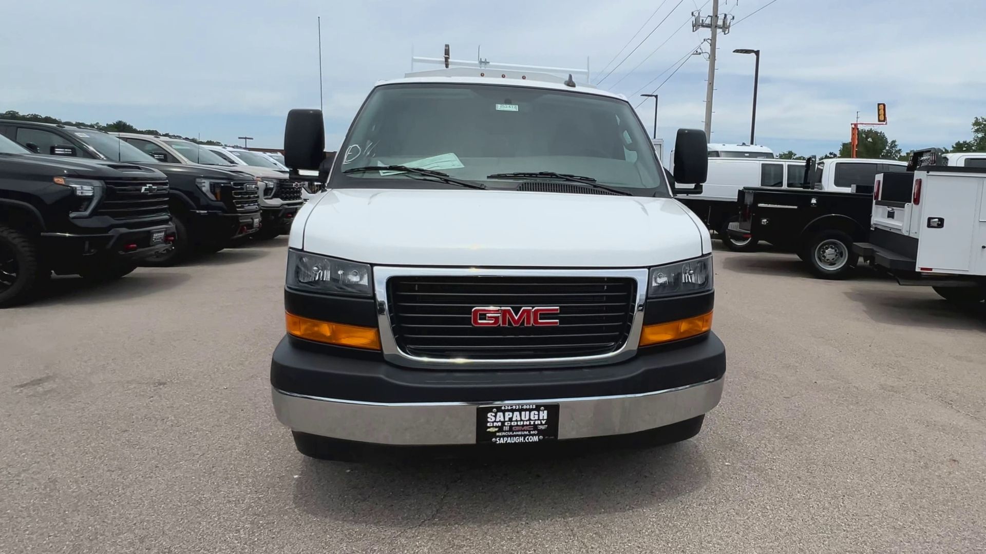 2025 GMC Savana Cutaway 3500 1WT