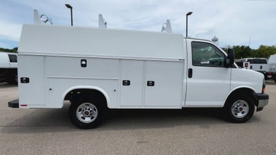 2025 GMC Savana Cutaway 3500 1WT