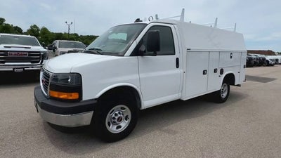 2025 GMC Savana Cutaway 3500 1WT
