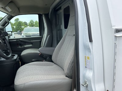 2025 GMC Savana Cutaway 3500 1WT