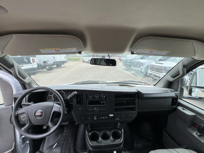 2025 GMC Savana Cutaway 3500 1WT