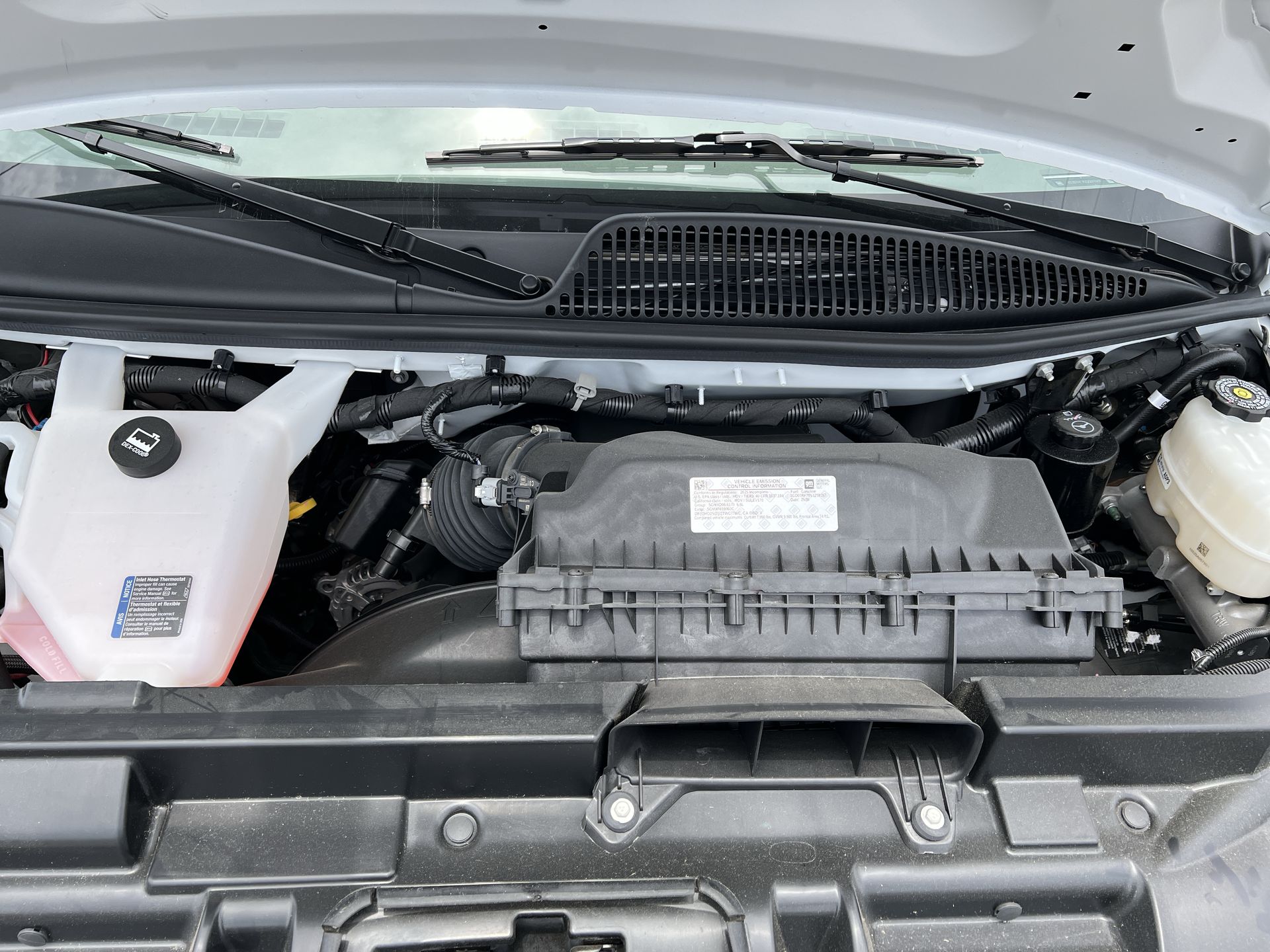 2025 GMC Savana Cutaway 3500 1WT