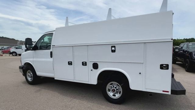 2025 GMC Savana Cutaway 3500 1WT