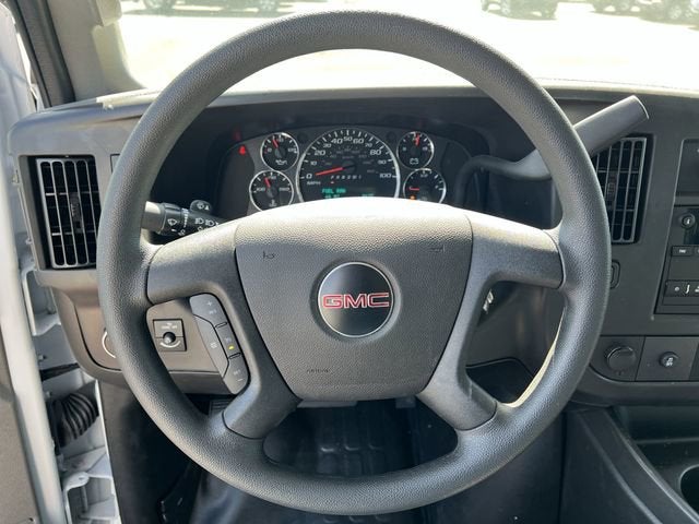 2025 GMC Savana Cutaway 3500 1WT