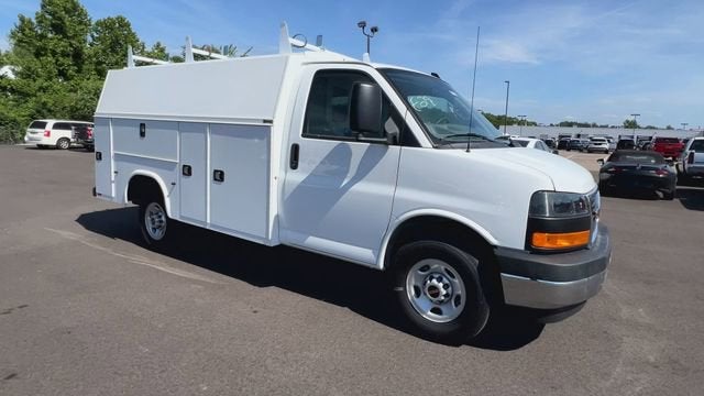 2025 GMC Savana Cutaway 3500 1WT