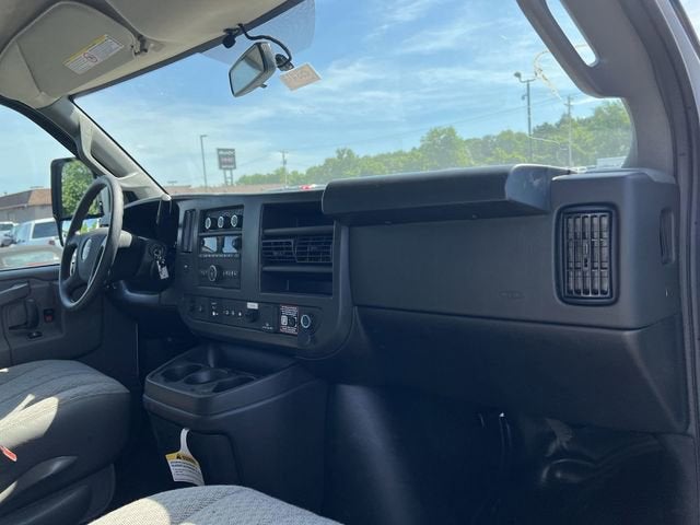 2025 GMC Savana Cutaway 3500 1WT