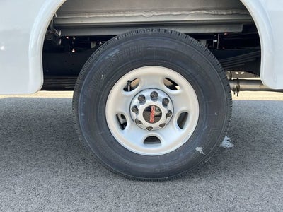2025 GMC Savana Cutaway 3500 1WT