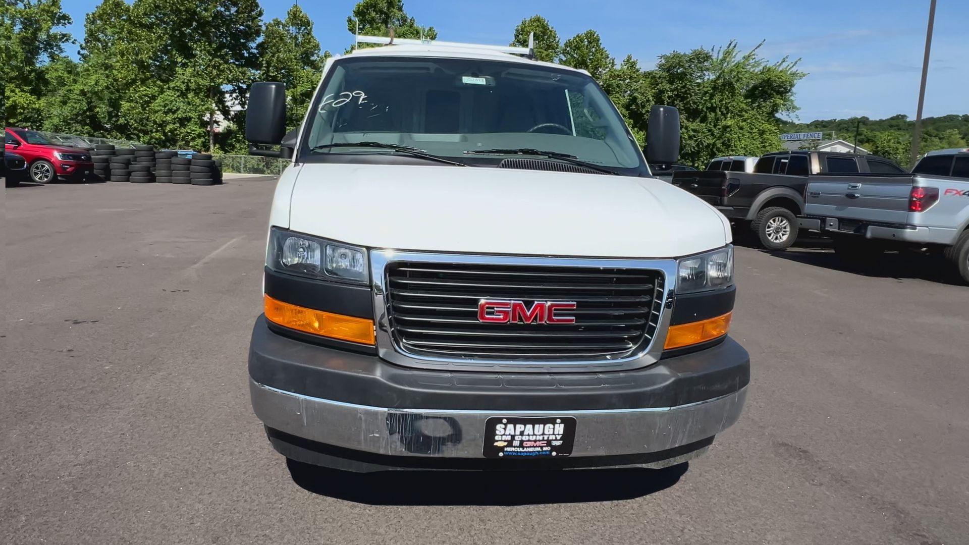 2025 GMC Savana Cutaway 3500 1WT
