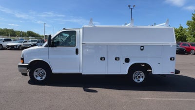 2025 GMC Savana Cutaway 3500 1WT