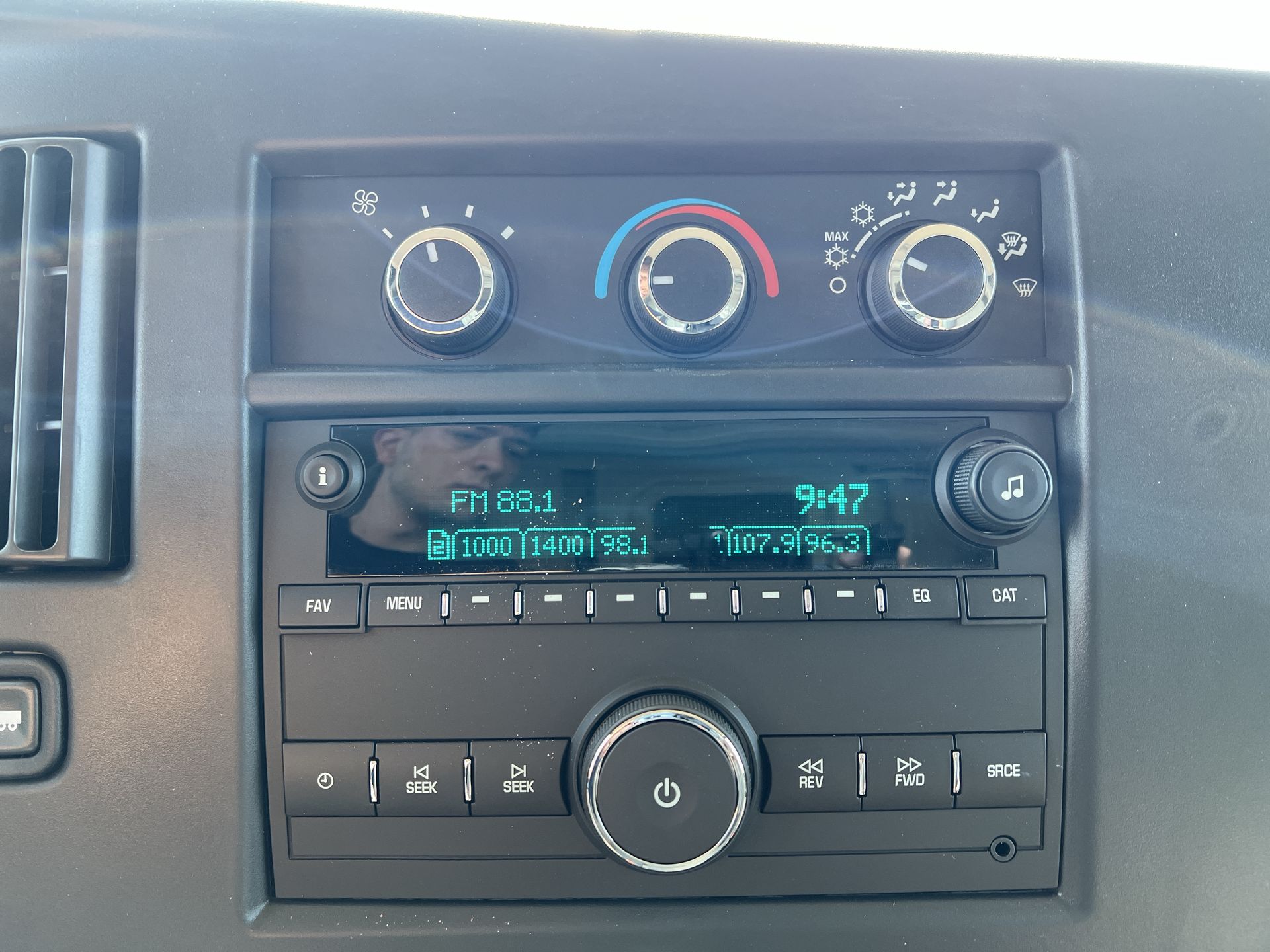 2025 GMC Savana Cutaway 3500 1WT