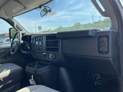 2025 GMC Savana Cutaway 3500 1WT