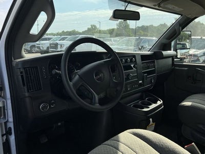 2025 GMC Savana Cutaway 3500 1WT