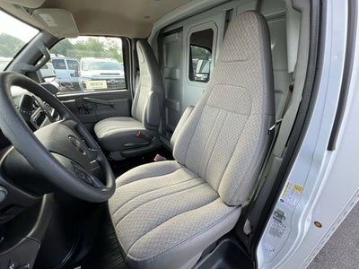 2025 GMC Savana Cutaway 3500 1WT