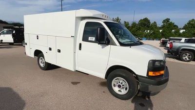2025 GMC Savana Cutaway 3500 1WT