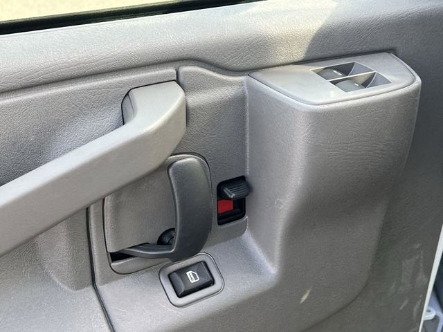 2025 GMC Savana Cutaway 3500 1WT