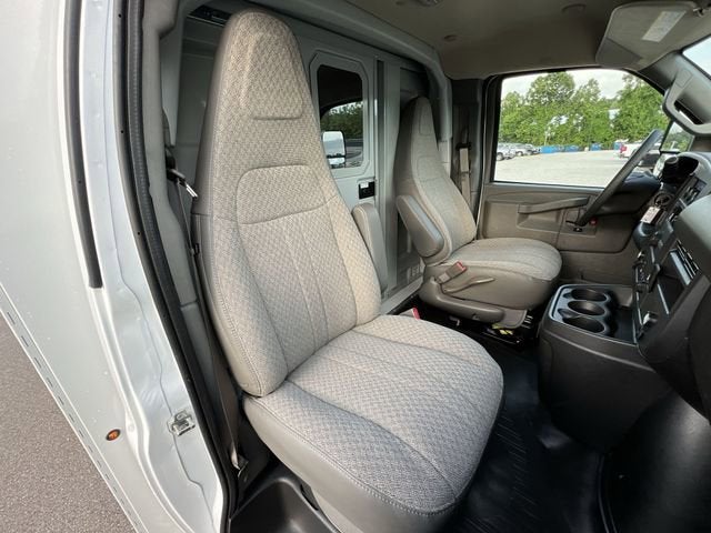 2025 GMC Savana Cutaway 3500 1WT