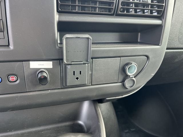 2025 GMC Savana Cutaway 3500 1WT