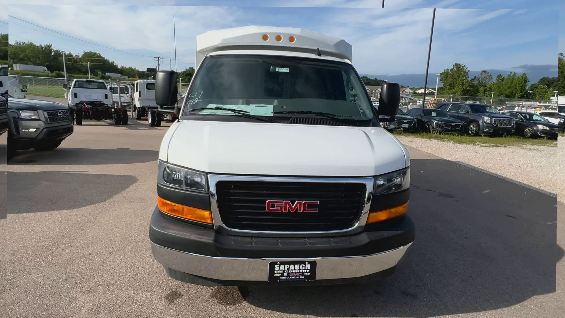 2025 GMC Savana Cutaway 3500 1WT