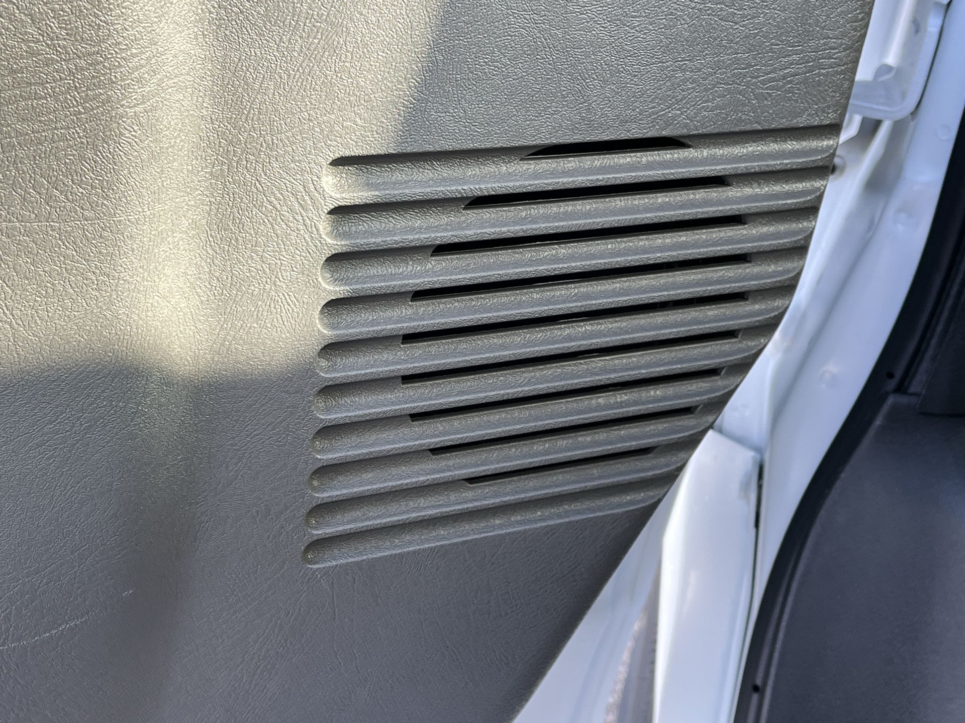 2025 GMC Savana Cutaway 3500 1WT