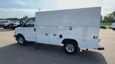 2025 GMC Savana Cutaway 3500 1WT