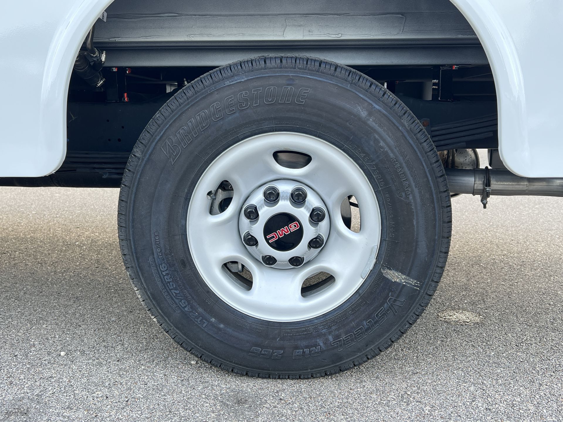 2025 GMC Savana Cutaway 3500 1WT