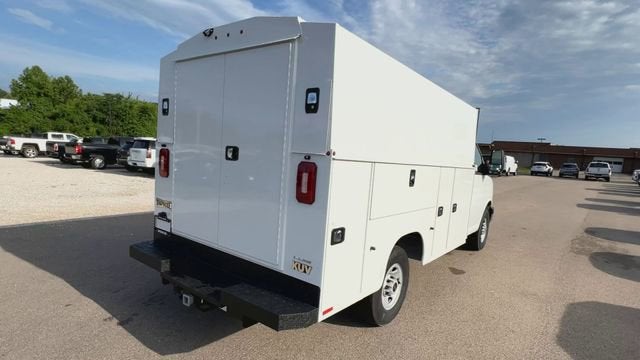 2025 GMC Savana Cutaway 3500 1WT