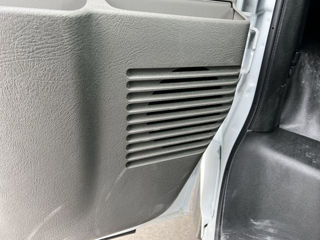 2025 GMC Savana Cutaway 3500 1WT