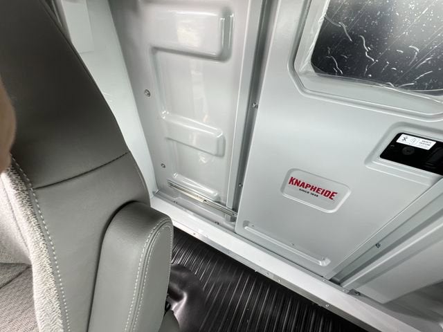 2025 GMC Savana Cutaway 3500 1WT