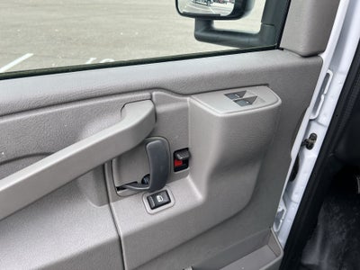 2025 GMC Savana Cutaway 3500 1WT