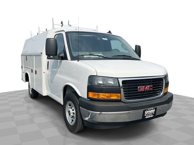 2025 GMC Savana Cutaway 3500 1WT