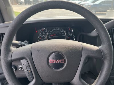 2025 GMC Savana Cutaway 3500 1WT