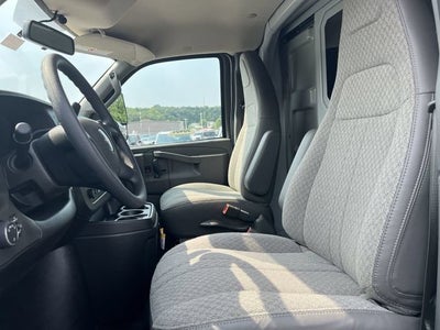 2025 GMC Savana Cutaway 3500 1WT