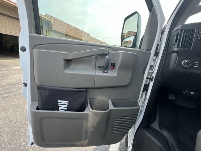 2025 GMC Savana Cutaway 3500 1WT