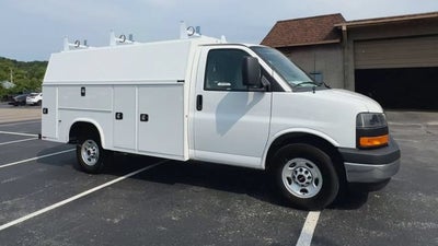 2025 GMC Savana Cutaway 3500 1WT