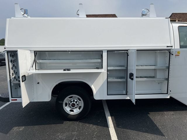 2025 GMC Savana Cutaway 3500 1WT