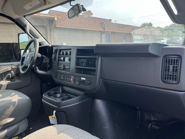 2025 GMC Savana Cutaway 3500 1WT