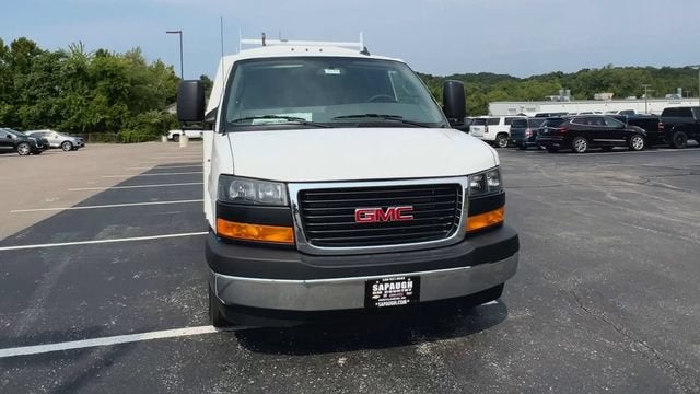 2025 GMC Savana Cutaway 3500 1WT