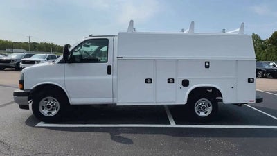 2025 GMC Savana Cutaway 3500 1WT